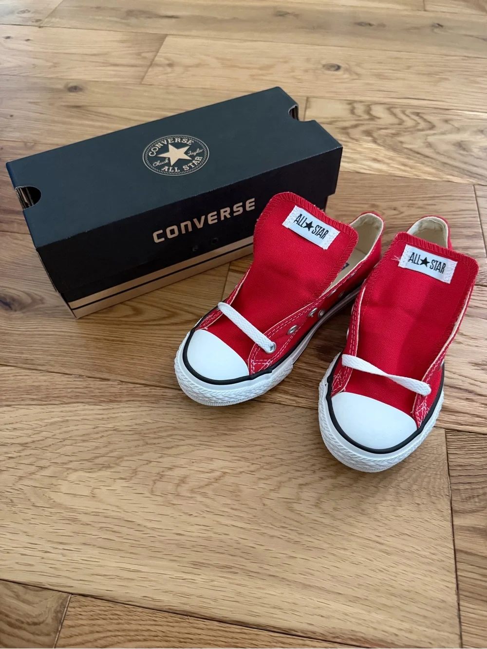 NWT Converse Chuck Taylor All Star Red Low Top Kids 13.5